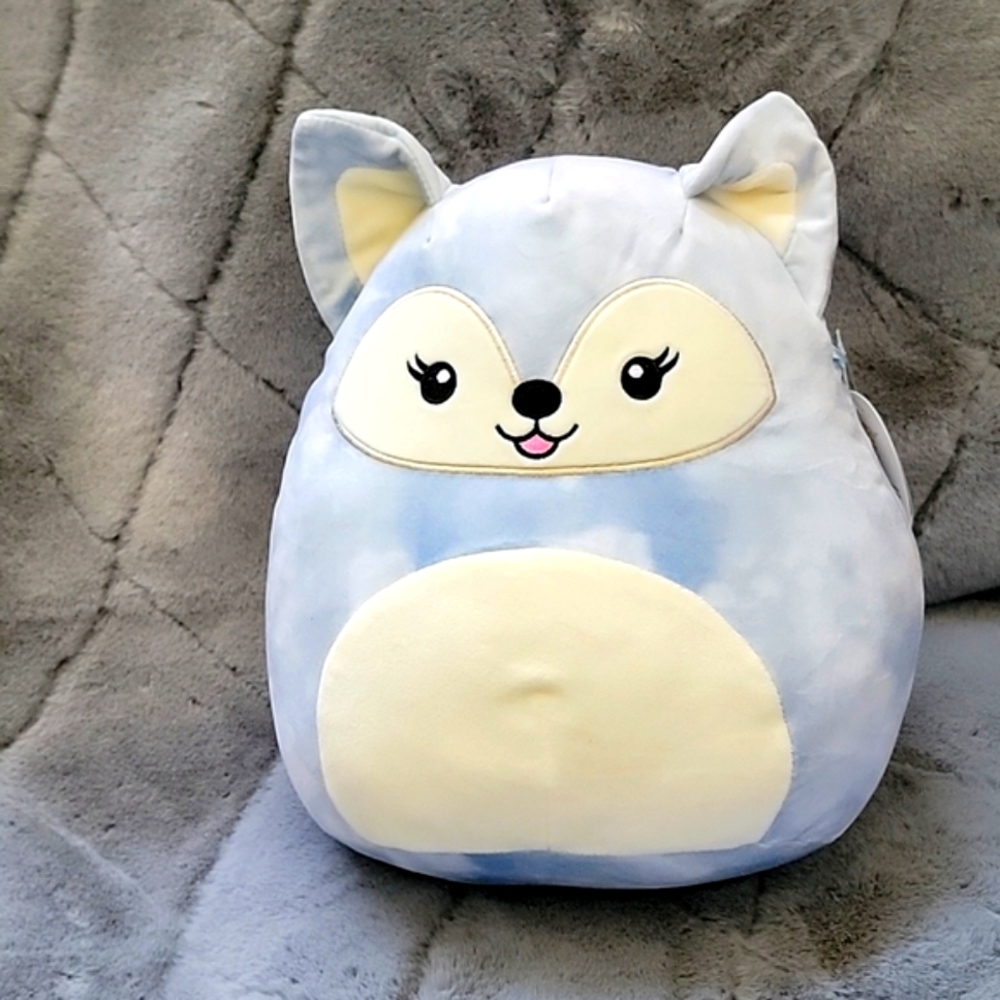 NWT FALLDETTE SQUISHMALLOWS